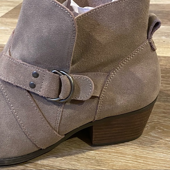AEO Leather Ankle Boots - Picture 7 of 12